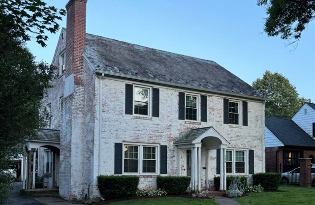 Walk anywhere on campus! 3BR home in College Heights.