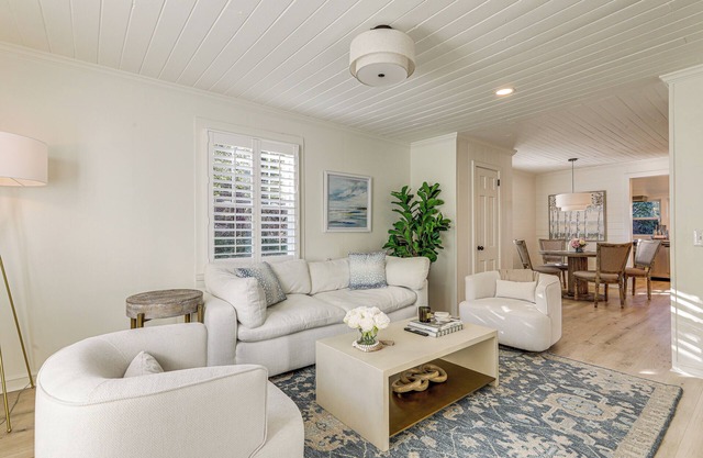 Walk Downtown & Canton Street: Roswell Retreat!