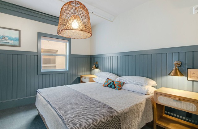 Walk Everywhere - Two Luxe Rooms at Hotel Scandi w/ Living Area & Kitchenettes