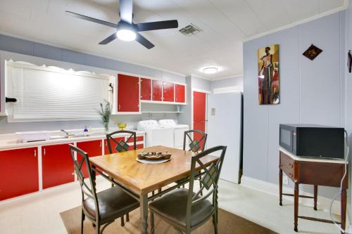 Walk to 1st Street Family Home in Thibodaux!