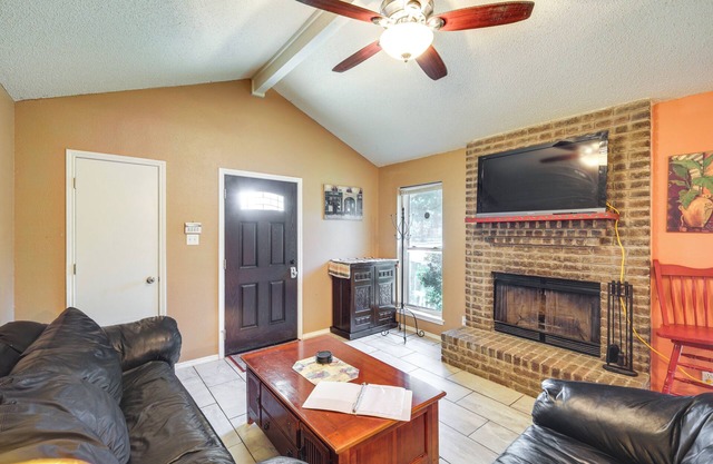 Walk to AT&T Stadium: Game Day Home Base w/ Patio!