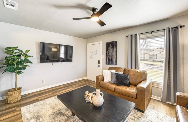 Walk to AT&T Stadium: Home w/ Patio & BBQ