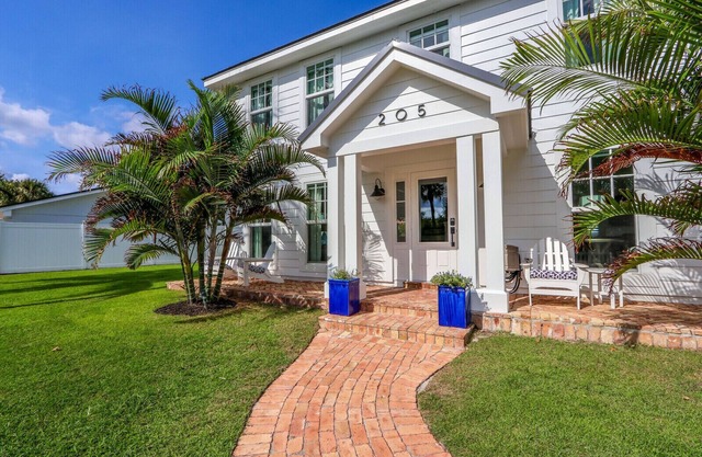 Gehen Sie zum Strand! Luxushaus auf der exklusiven Jupiter-Insel. Privater Pool und Spa