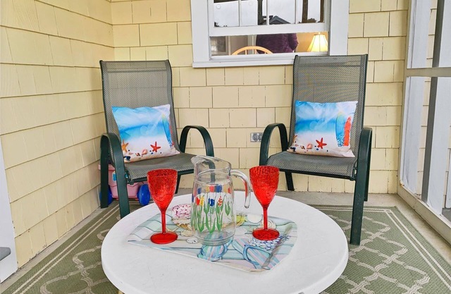 The Beach House - Hübsches Ferienhaus mit Außendusche