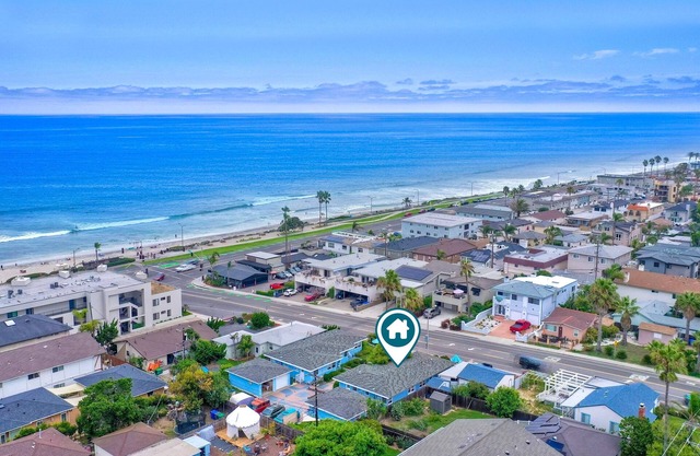 Walk To Beach | EV Charger | Outdoor Dining | 2BR