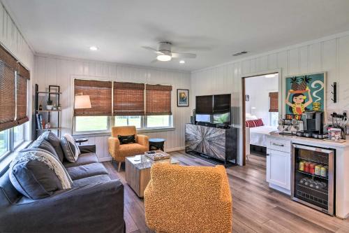 Walk to Beach Home with Deck in Surfside Beach!