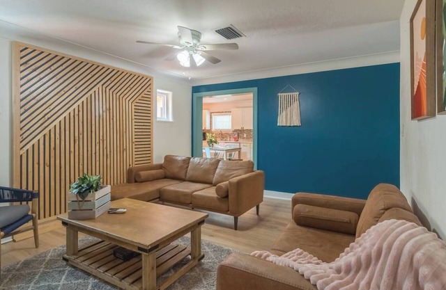 Walk to Beach & Ocean Center / Garage / 60' Driveway. PETS OK!