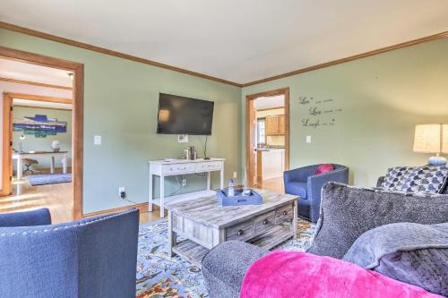 Walk to Beach on Buzzards Bay Onset Home with Deck!