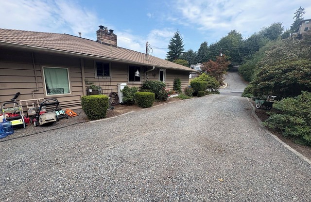 Walk to Beaches, Parks & Dining. 2BR Getaway with Fitness Room, AC & More