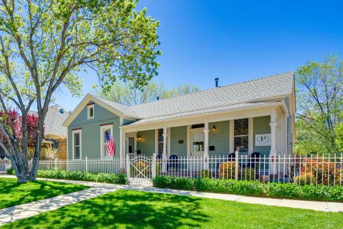 Walk to Courthouse Square Quiet Home with Porch