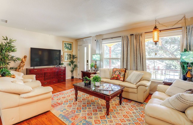 Walk to Downtown Atascadero: Cottage w/ Sunroom!
