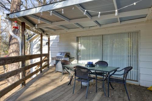 Walk to Downtown Eclectic Murphys Home with Decks!