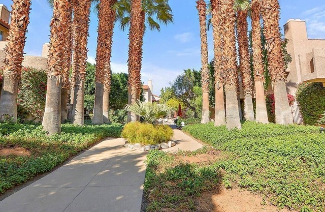 Rock ‘n Roller Derby Retreat - Walk to downtown PS & Arenas!