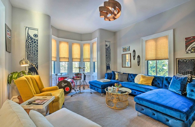 Walk to Downtown: Pet-Friendly Millerton Home!
