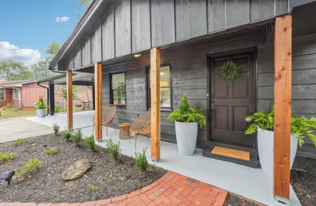 WALK to DT Alph - NEWLY Renovated