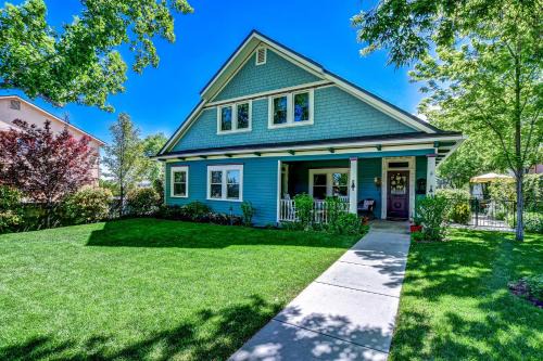 Walk to Dtwn Historic Prescott Home with Yard!