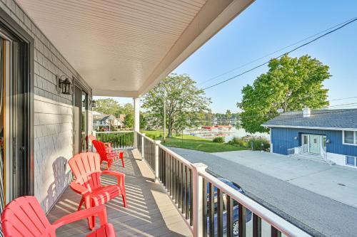 Walk to Dtwn Syracuse Private Lake-View Home