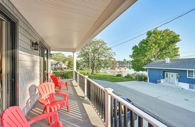 Walk to Dtwn Syracuse: Private Lake-View Home