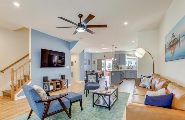 Walk to Dtwn Waterfront Eastern Shore Townhome!