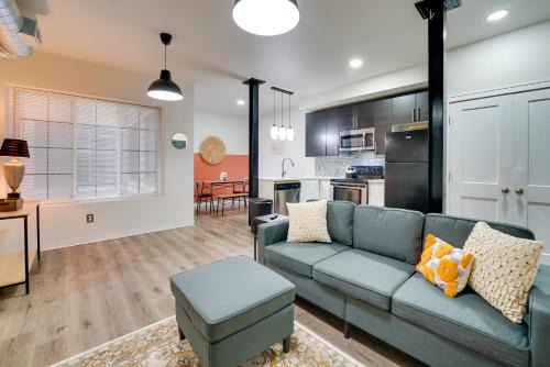 Walk to Eateries Sleek Urban Getaway in Detroit!