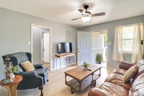 Walk to Eats and Entertainment Home in Brookhaven