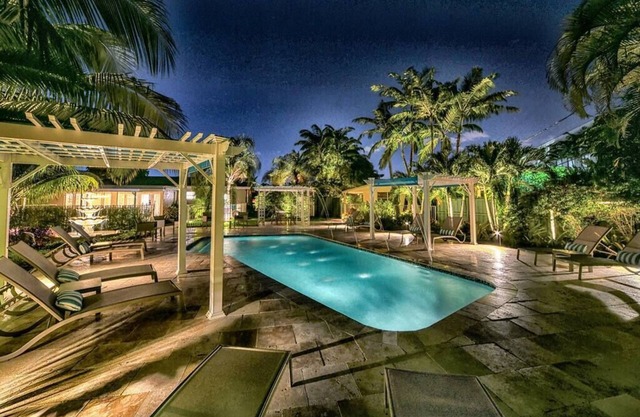 Luxuriöse möblierte Suite mit 1 Schlafzimmer, Pool und Terrasse