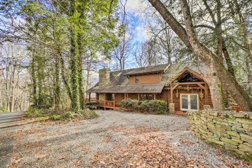 Walk to Golfing Grand Maggie Valley Cabin!