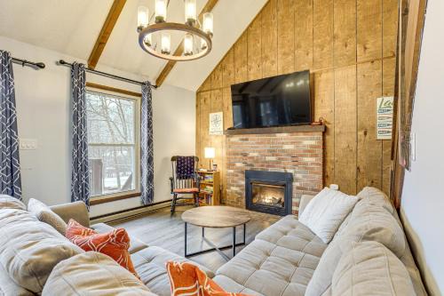 Walk to Hideout Slopes Home with Game Room!