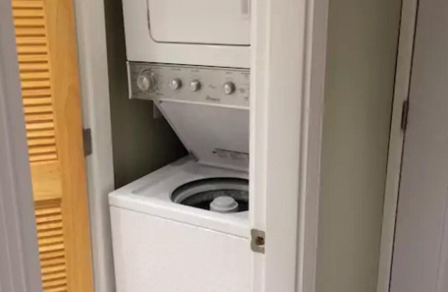 Luxus-Suite, zu Fuß zum Krankenhaus, Geschäfts- und Restaurantviertel - Downstairs Suite - Downtown, zu Fuß zum Krankenhaus, Geschäftsviertel und Restaurants