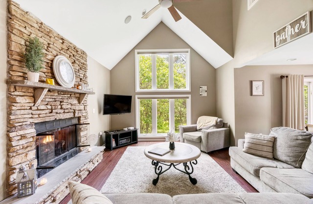 LUXUS POCONO FERIENHAUS! MINS TO BIG BOULDER & JACK FROST SKI RESORTS
