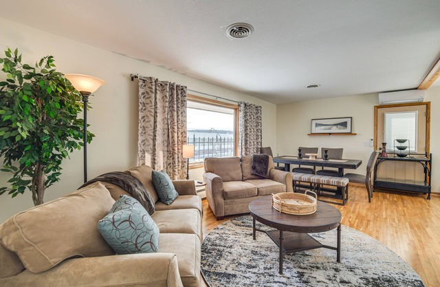 Walk to Lake Beach: Glenwood Vacation Rental!