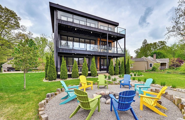 Walk to Lake Michigan: Luxe Home in Benton Harbor!