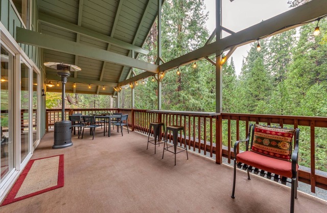 Walk to Lakemont Pines Lake w/Hot Tub, Pet Friendly