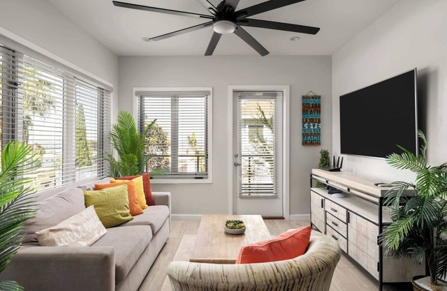 Walk to Little Italy & Bay Views –Perfect Location