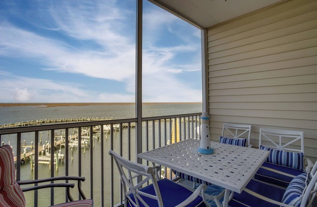Walk to Main St: Condo w/ Pool Access in Crisfield