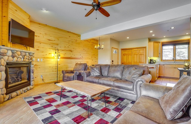 Walk to Main Street: Grand Lake Condo w/ Gas Grill