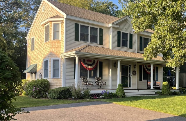 Gehen Sie zum Mayflower Beach! Luxuriöses Cape Cod-Haus im Kolonialstil mit Klimaanlage