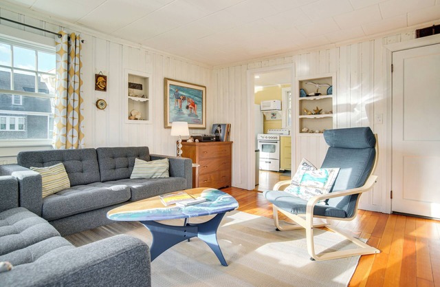 Walk to Monument Beach: Cape Cod Cottage w/ Grill