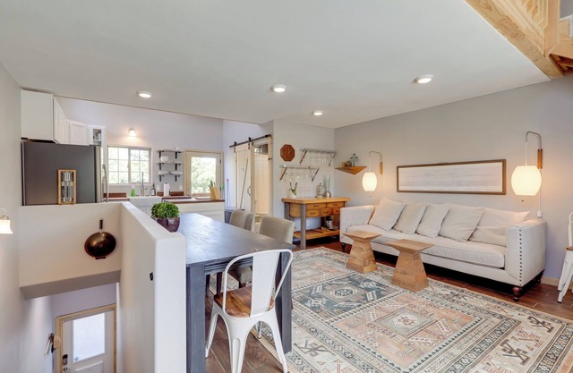 Boho Chic Studio, Walk to Downtown and NAU!