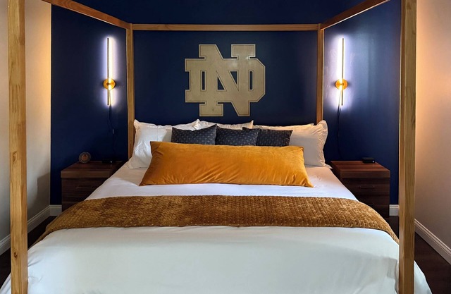 Game Day Condo - 3 bedrooms - Easy Walk to Stadium