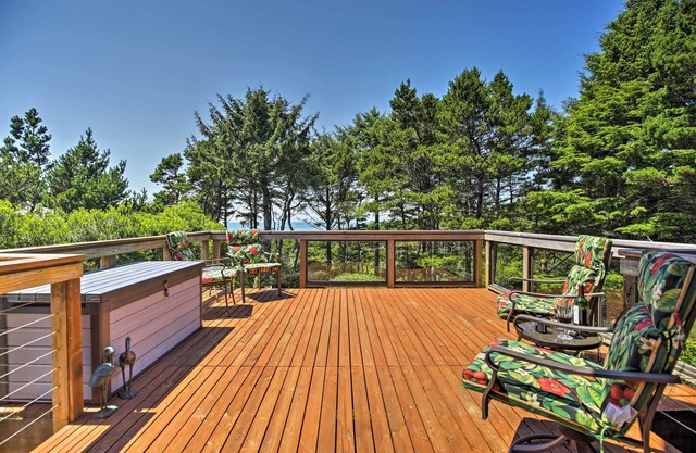 South Beach Home mit Whirlpool, Deck - Walk to Ocean!