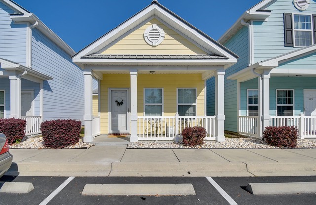 NEU! 3BR Myrtle Beach Cottage - zu Fuß zum Strand!