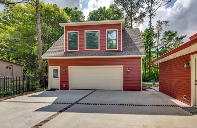 Walk to Old Town: Quiet Bluffton Vacation Rental
