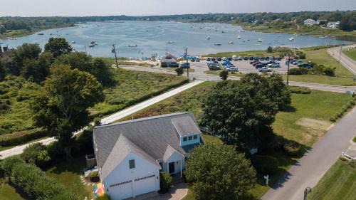 Walk to Oyster Pond and Main Street Chatham