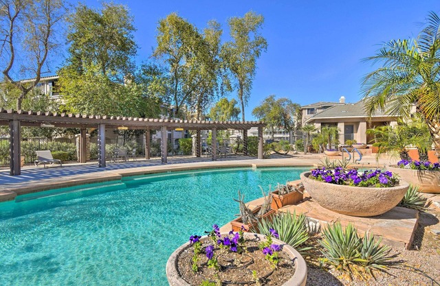 Walk to Papago Park: Phoenix Condo w/ Pool Access!