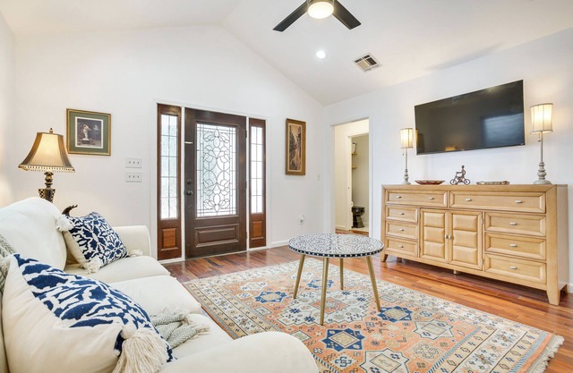 Walk to Parks & Restaurants: New Orleans Duplex!