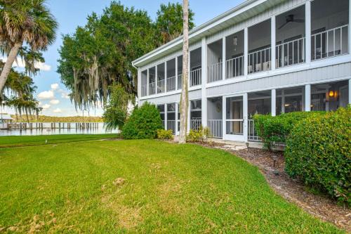 Walk to Pool Riverfront Welaka Condo with Boat Ramp