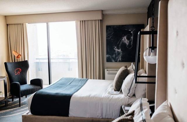Walk to Prime Attractions: Vibrant Hotel w/ Rebel Flair! Experience Boston Delight