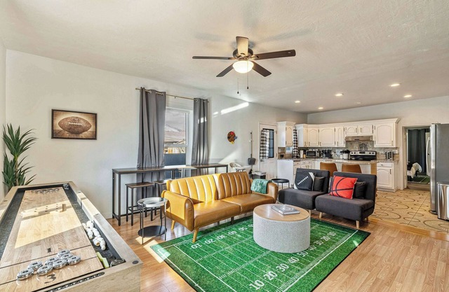 Walk to Provo River Park, Shuffleboard, Lots of Parking