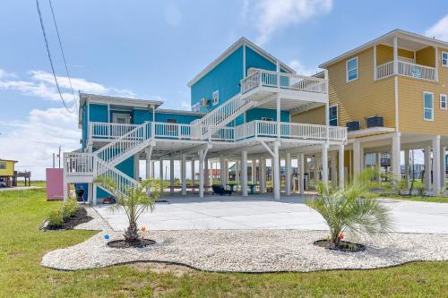 Walk to Shore Freeport Beach House with Grill!